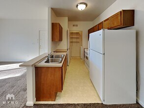 5633 E Atlantic Pl in Denver, CO - Building Photo - Building Photo