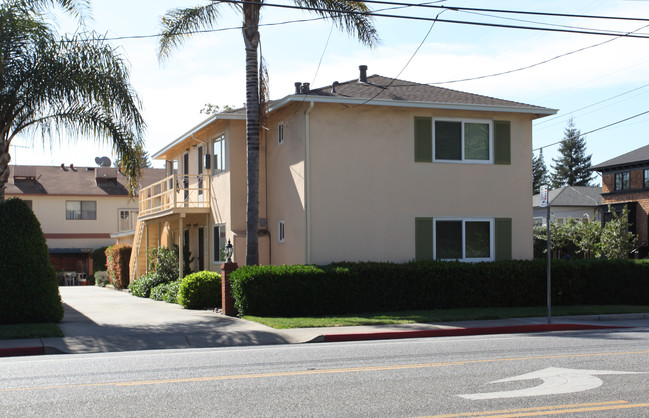 1080 Fremont St in Menlo Park, CA - Building Photo - Building Photo