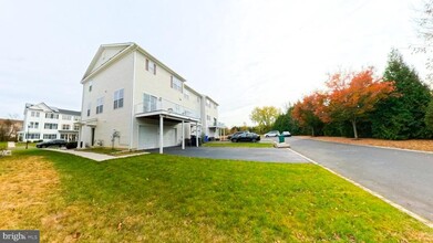 33 Mountie Ln in Chesterfield, NJ - Building Photo - Building Photo