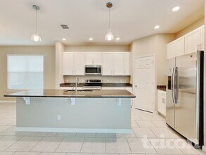 282 Aberdeen St in Four Corners, FL - Foto de edificio - Building Photo