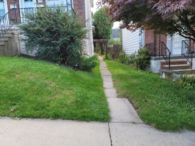 1323 Saint Ann St, Unit 2nd flr in Scranton, PA - Foto de edificio - Building Photo