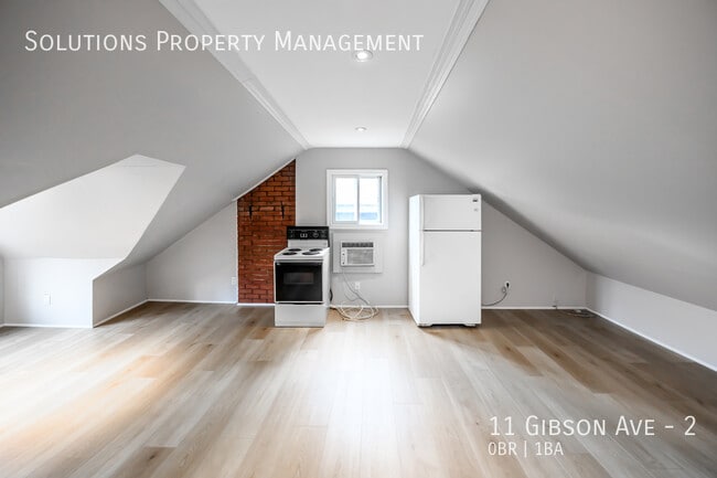 11 Gibson Ave in Hamilton, ON - Building Photo - Building Photo