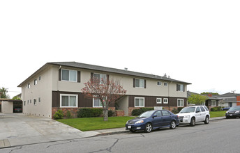 2174 Royal Dr in Santa Clara, CA - Building Photo - Building Photo