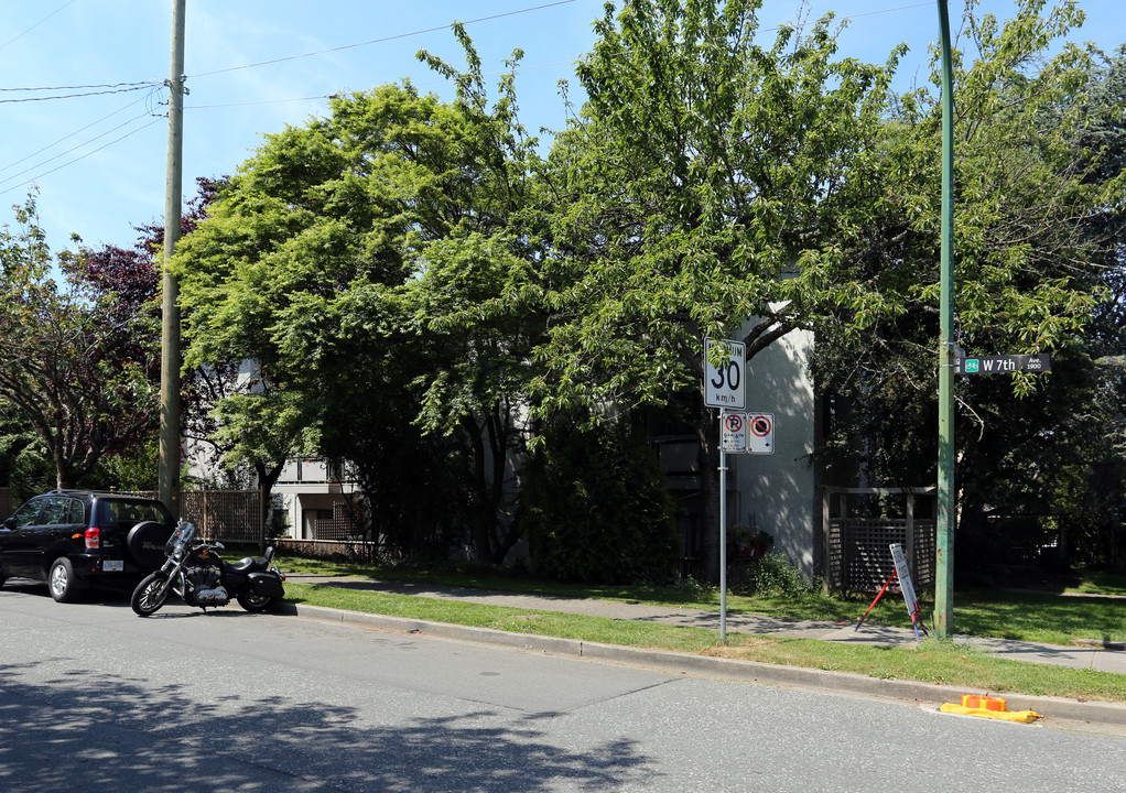 Cypress Garden Apartments in Vancouver, BC - Building Photo