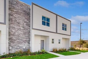 609 Trikomo Dr in Davenport, FL - Building Photo