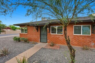 1801 N 18th St, Unit 1804 in Phoenix, AZ - Building Photo - Building Photo