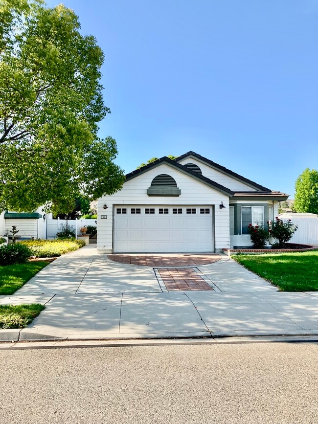 property at 2899 Thicket Pl