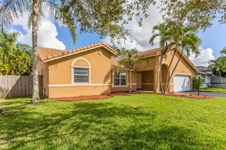 6440 Sedgewyck Cir W in Davie, FL - Foto de edificio - Building Photo