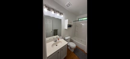 1246 Woods Way in Chesapeake, VA - Foto de edificio - Building Photo