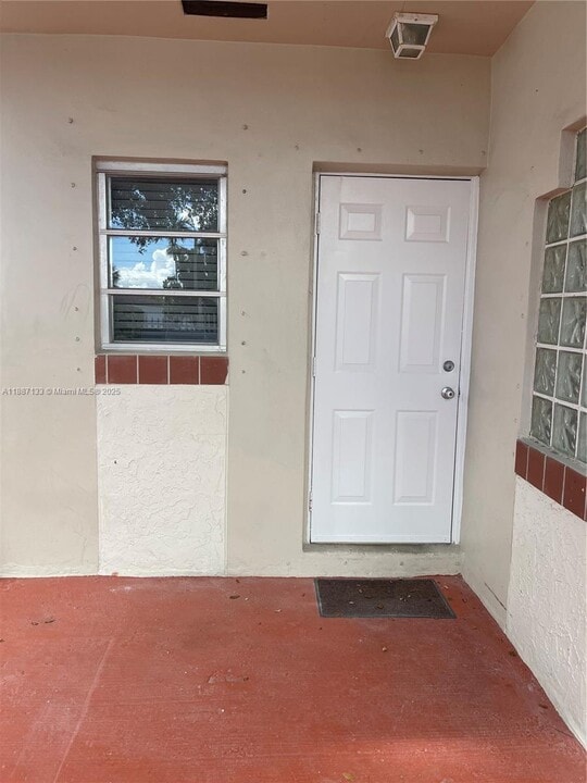 10315 SW 35th St in Miami, FL - Foto de edificio