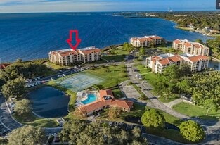 443 Mariner Dr, Unit 443 in Tarpon Springs, FL - Building Photo