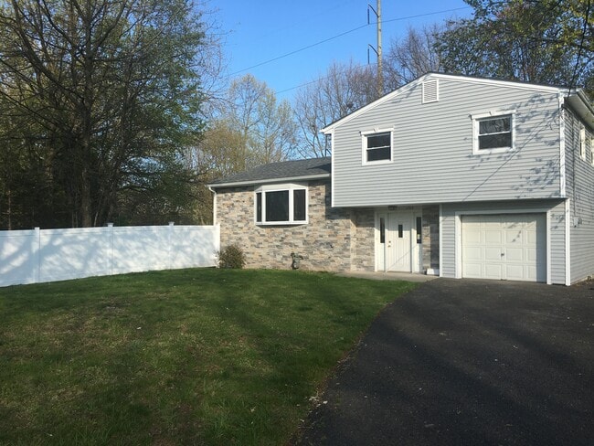 1769 Dakota St in Westfield, NJ - Foto de edificio - Building Photo