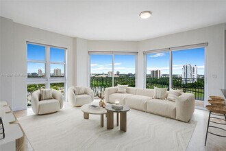 20000 E Country Club Dr in Aventura, FL - Building Photo - Building Photo