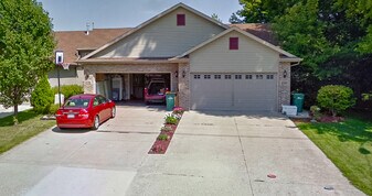 5707 Lake Edge Rd in McFarland, WI - Building Photo