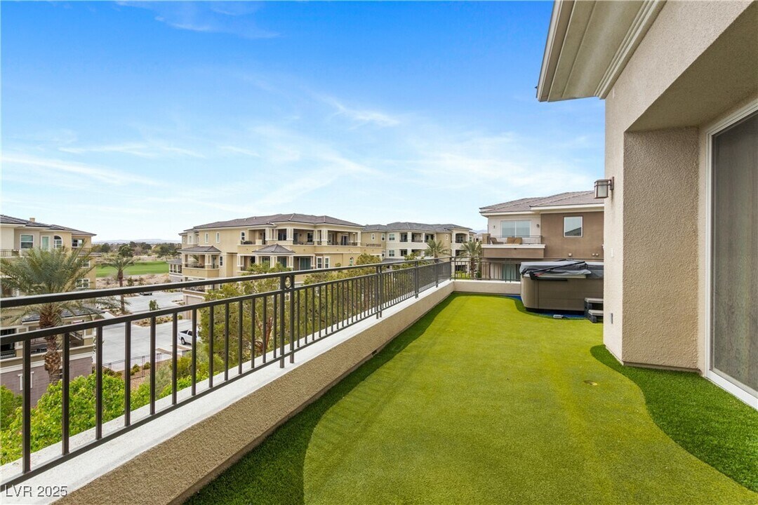 9145 Tesoras Dr in Las Vegas, NV - Building Photo