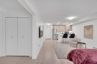 2225 W 8th Ave in Vancouver, BC - Building Photo - Building Photo