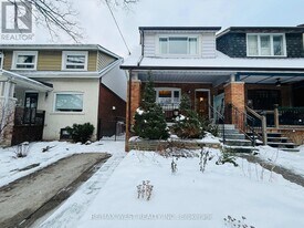 15 Keystone Ave in Toronto, ON - Building Photo