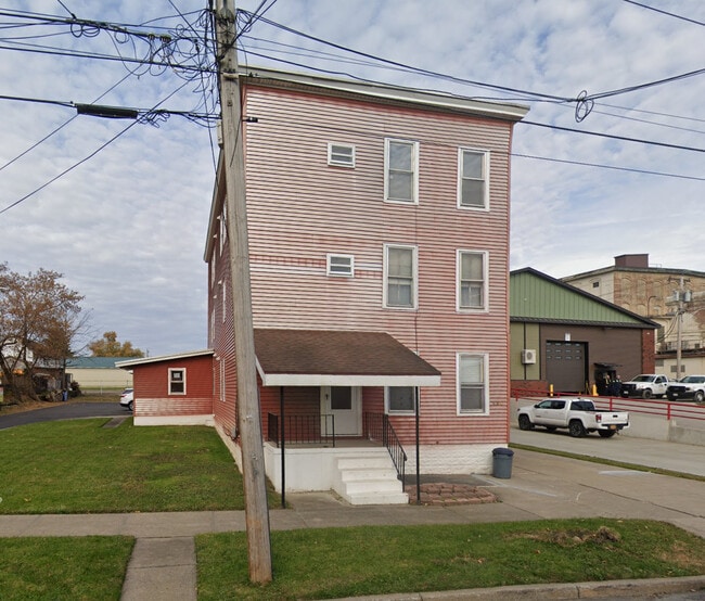 208 Jefferson Ave