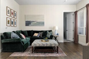 1079 N High St in Columbus, OH - Building Photo