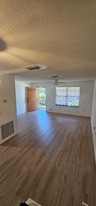 283 SW Leisure Dr in Lake City, FL - Building Photo