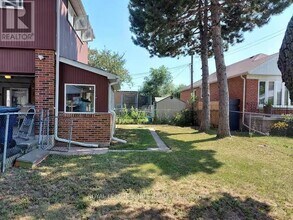 2 Waringstown Dr in Toronto, ON - Building Photo - Building Photo