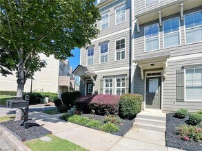 525 Grove Field Ct NW in Suwanee, GA - Building Photo - Building Photo