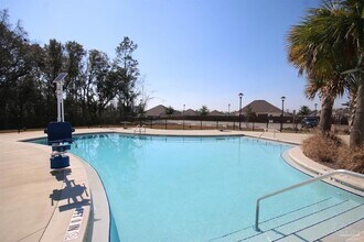 5788 Danbury Blvd in Milton, FL - Foto de edificio - Building Photo