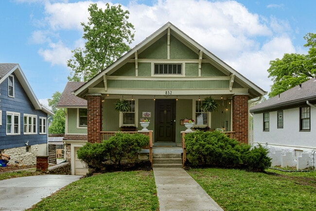 property at 832 E 72nd St
