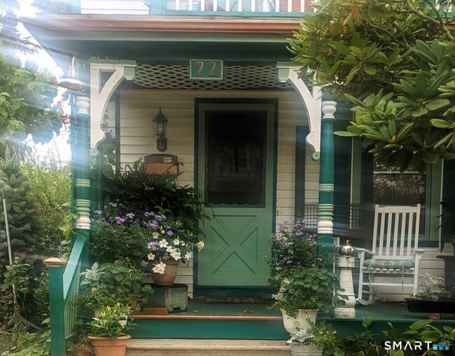 22 Stillman Ave in Stonington, CT - Building Photo - Building Photo