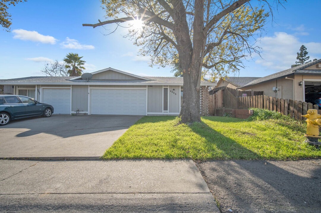 4006-4008 Tricia Way in North Highlands, CA - Building Photo