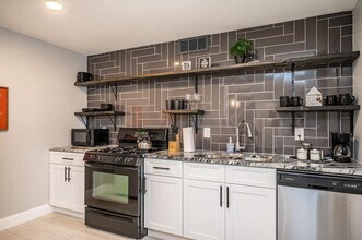 215 Piedmont Ave NE in Atlanta, GA - Building Photo - Building Photo