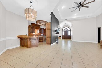 32 S Cynthia St in McAllen, TX - Building Photo - Building Photo