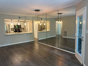 30 Mathews Dr in Hilton Head Island, SC - Building Photo - Building Photo