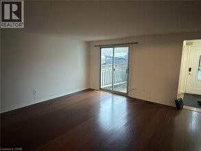 44 Frobisher Ct in Cambridge, ON - Building Photo - Building Photo