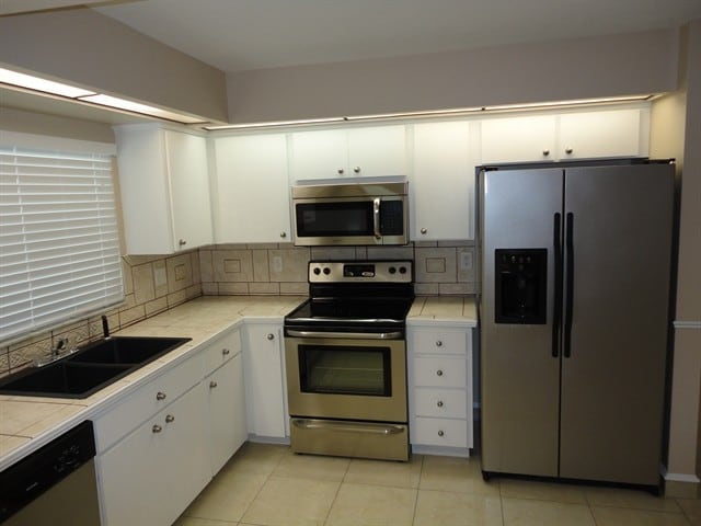 17637 Esprit Dr in Tampa, FL - Building Photo - Building Photo