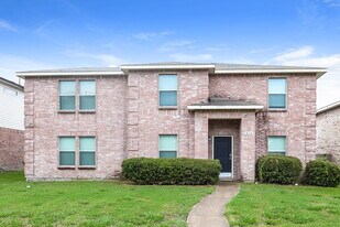 1416 Daisy Dr in Lancaster, TX - Building Photo