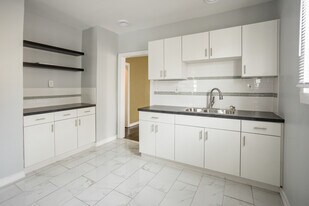 2502 Baldwin St, Unit 1 in Detroit, MI - Building Photo