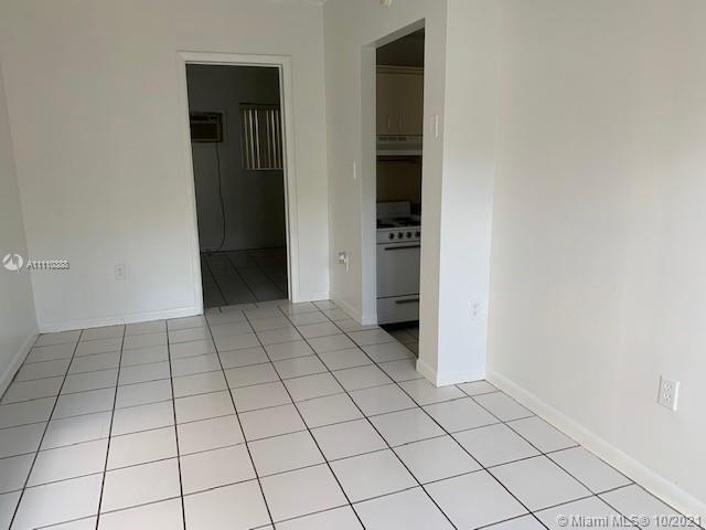 1011 SW 9th St-Unit -1011 in Miami, FL - Building Photo