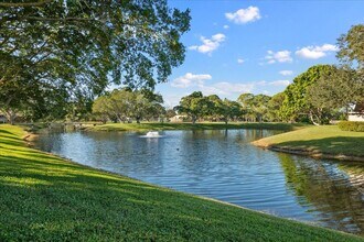 709 7th Ln in Palm Beach Gardens, FL - Building Photo - Building Photo