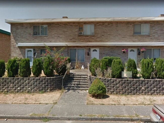 property at 9211 Woodlawn Ave N