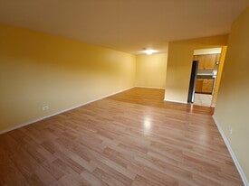 2600 Brookwood Way Dr, Unit 214 in Rolling Meadows, IL - Building Photo