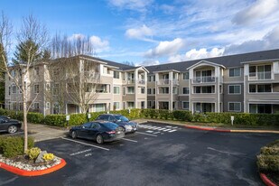 Le Chateau Condominiums in Bellevue, WA - Building Photo