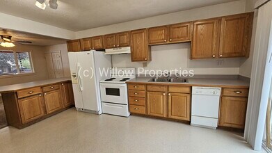 12906 Lake City Blvd SW in Lakewood, WA - Building Photo - Building Photo