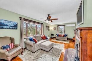 195 Fairview Ave in Staten Island, NY - Building Photo