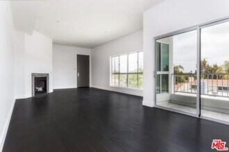 1945 Overland Ave in Los Angeles, CA - Building Photo - Building Photo