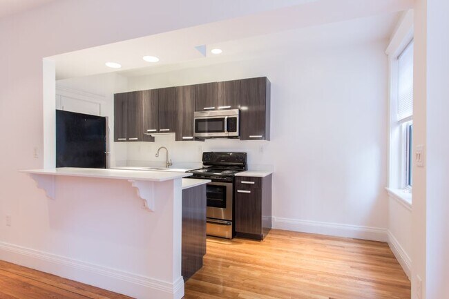 117 Park Drive in Boston, MA - Building Photo - Interior Photo