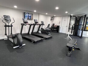 Dover Heights in Acton, MA - Foto de edificio - Building Photo