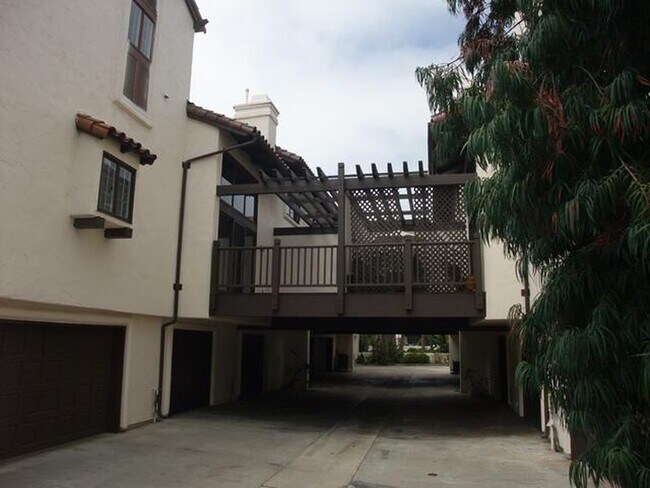 property at 8614 Villa La Jolla Dr
