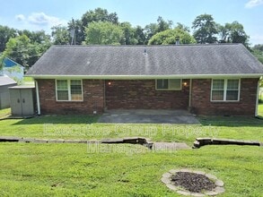 120 Academy Ln in Radcliff, KY - Building Photo - Building Photo