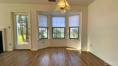 6 Ayres Ct in East Brunswick, NJ - Building Photo - Building Photo